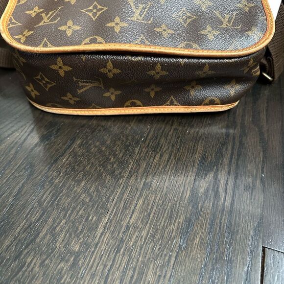 Louis Vuitton Bosphore Messenger PM Crossbody Bag monogram - Picture 5 of 15